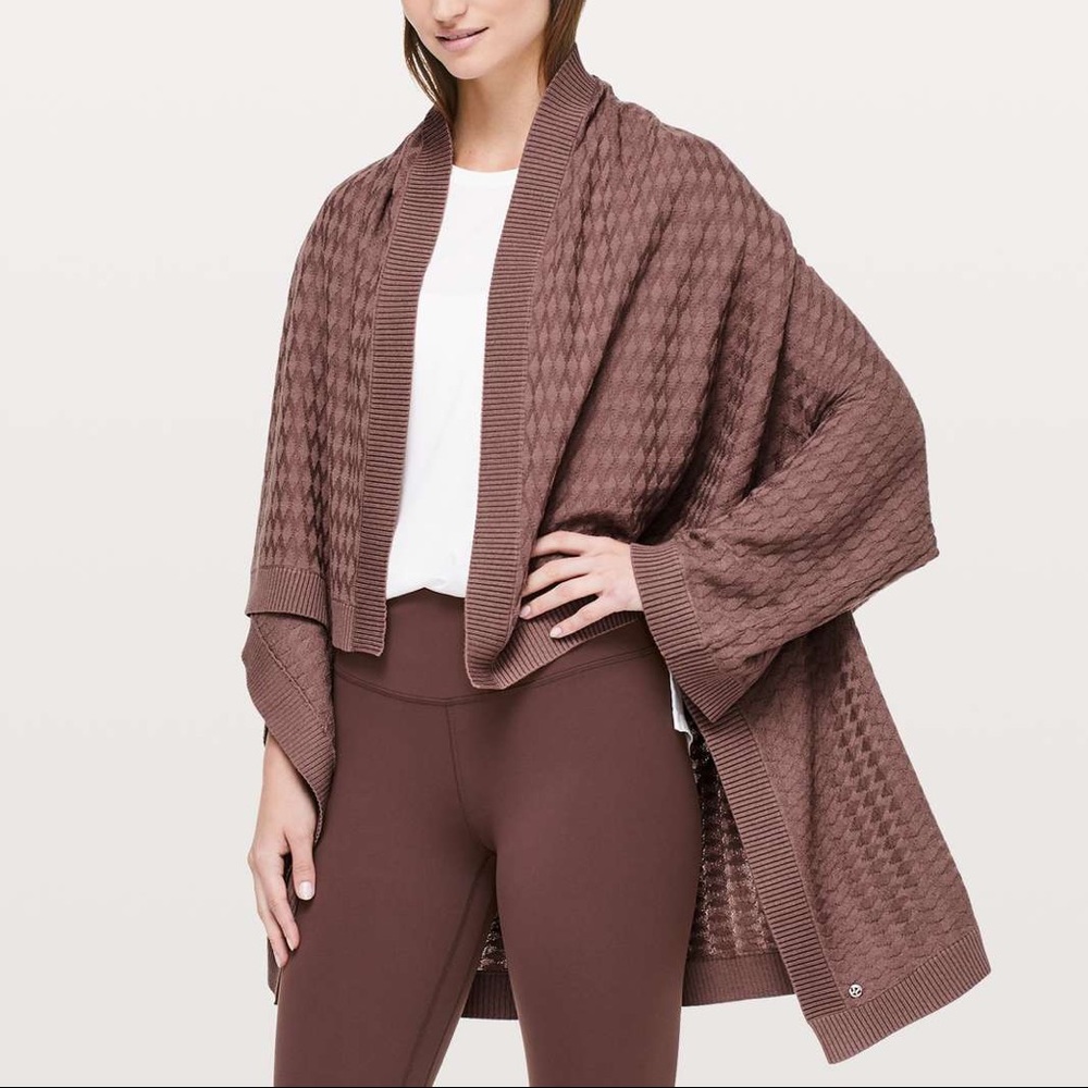 Rare lululemon poncho, wearable in many different ways